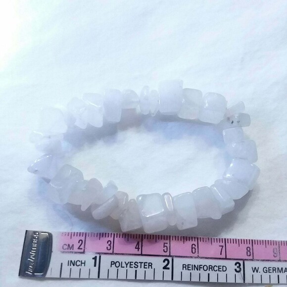 Snow quartz stretch bracelet Stack jewelry - Picture 3 of 4